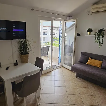 Apartment Luka Srima